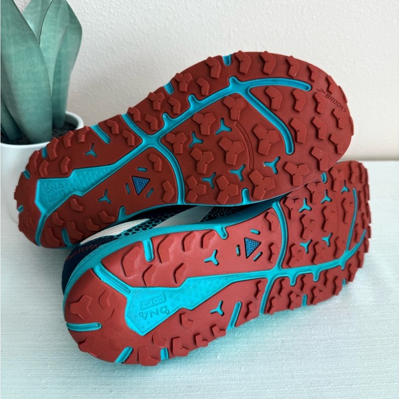 Brooks Trail Turquoise/Black Divide 3 Athletic Sneakers - Picture 13 of 14